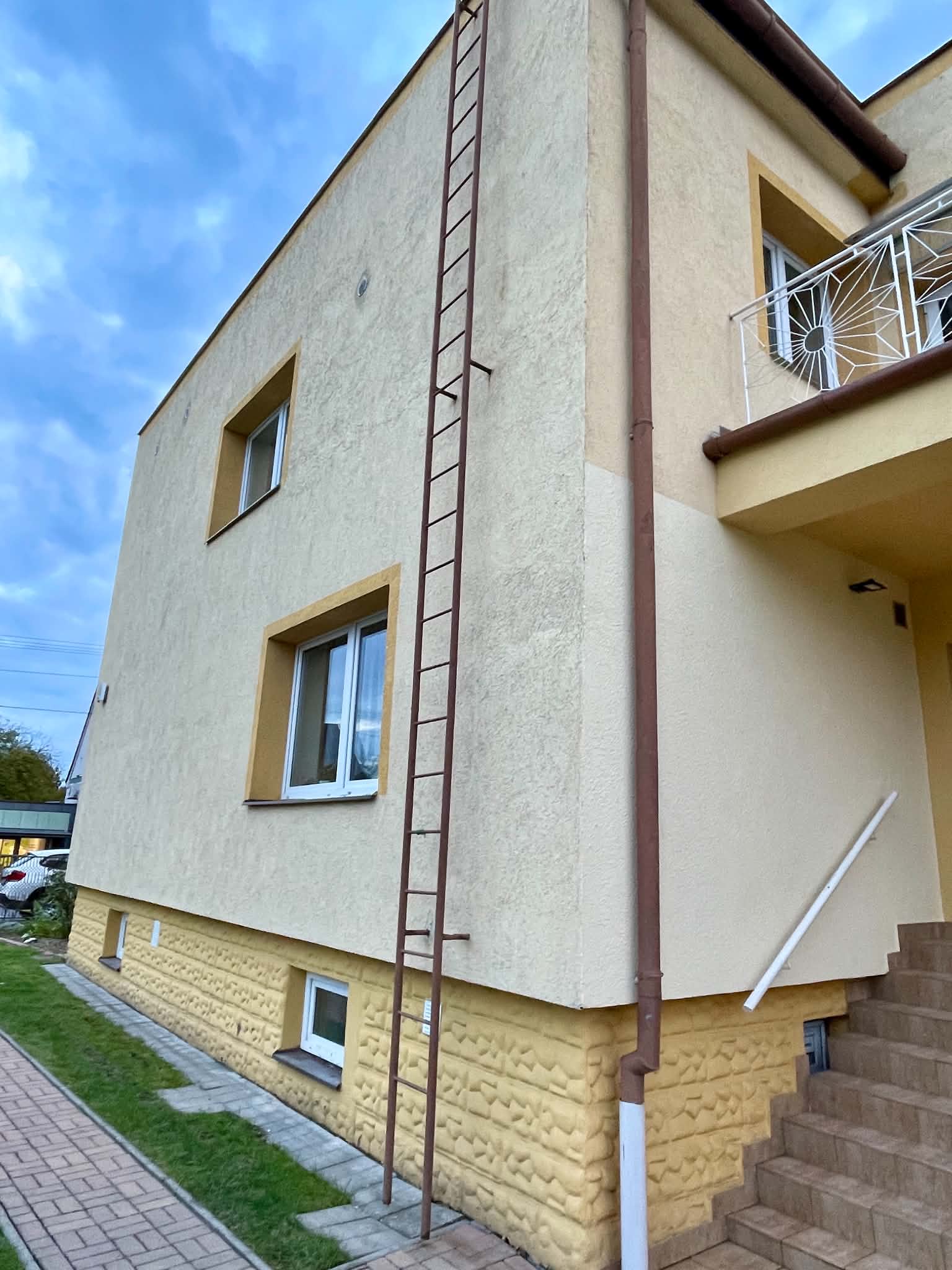 Fasáda domu po vyčištění